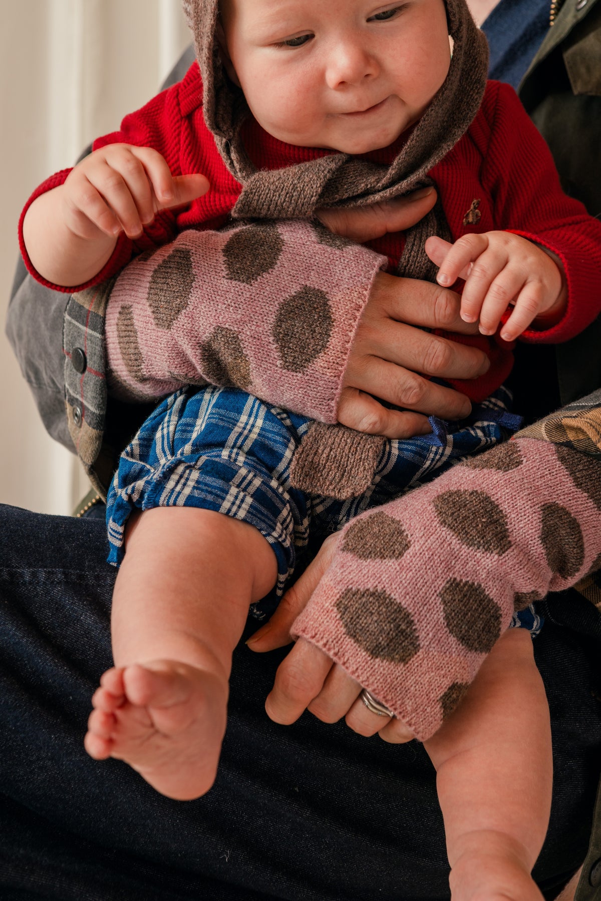 Dotty fingerless gloves