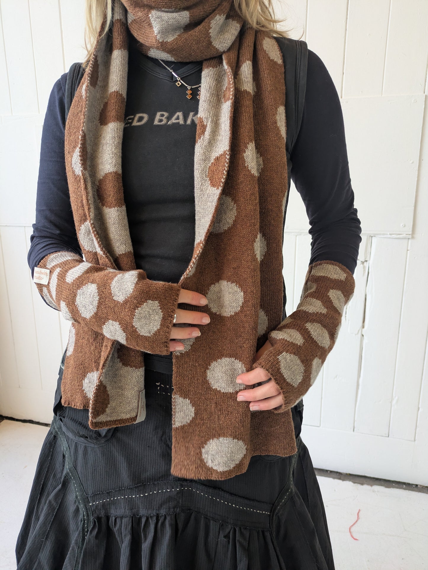 Dotty fingerless gloves